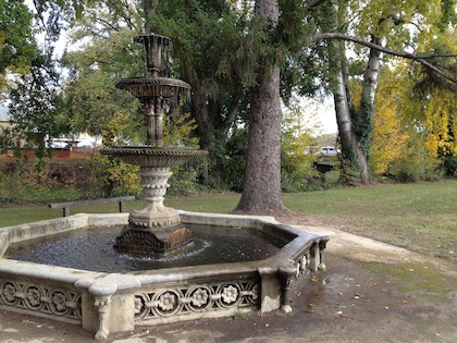 Clunes fountain